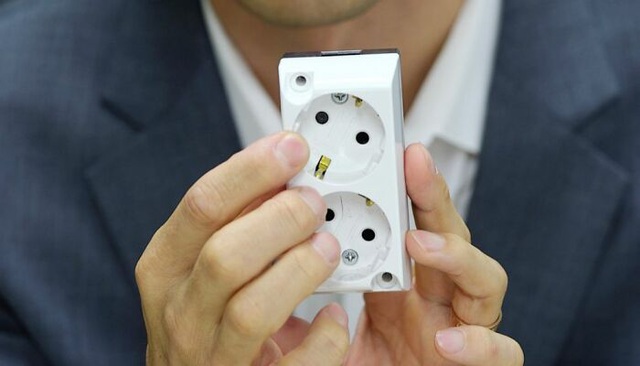 Sốc với những kiểu ngụy trang camera trong nhà nghỉ, khách sạn để quay lén - 10