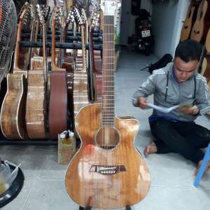 MSP: BTT3 Guitar gỗ Tràm