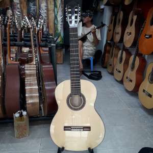 MSP: BTT9 Guitar Classic gỗ Sồi Châu Âu. Có EQ MP12